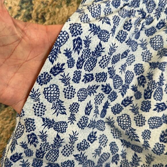 NWOT Bermies Pineapple Swim Shorts size medium 7” inseam - Picture 3 of 5